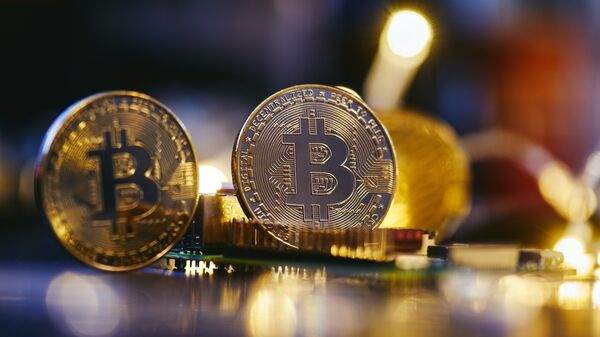 Read more about the article Стоимость биткоина впервые в истории поднялась выше 113 тысяч долларов