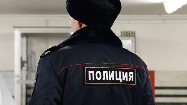 Read more about the article Полиция ищет мошенников, убедивших пенсионера передать курьеру 15 миллионов рублей