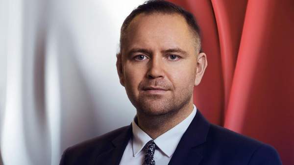 Read more about the article Кароль Навроцкий официально вступил в должность президента Польши