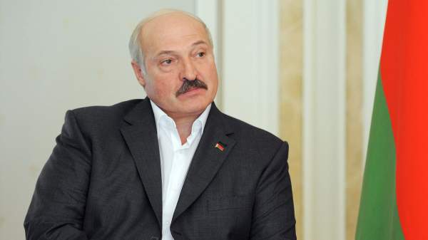 Read more about the article Лукашенко: первые позиции под “Орешник” уже обустраиваются