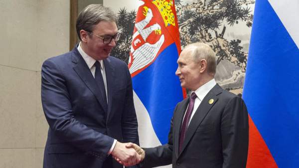 Read more about the article Президент Сербии Вучич отверг заявления о том, что Путин его “не ценит”