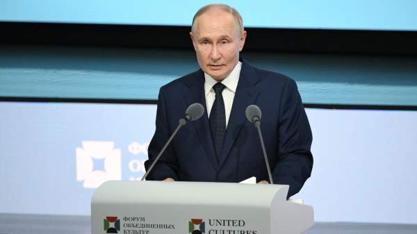 Read more about the article Путин поблагодарил бизнес за участие в проектах по развитию культуры
