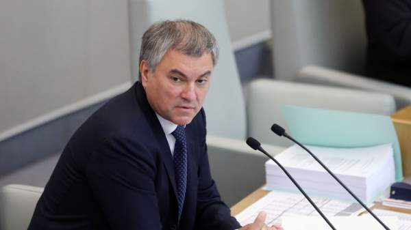 Read more about the article Володин: ГД рассмотрит снижение предельного числа сим-карт для одного человека