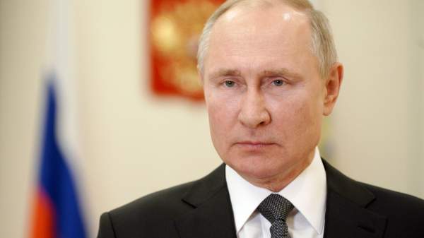 Read more about the article Путин вручит госнаграды за вклад в единство российской нации и посетит один из регионов