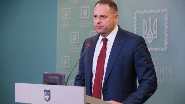 Read more about the article Сотрудники НАБУ после проведения обысков у Ермака обвинение никому не предъявили