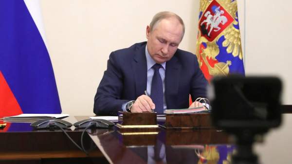 Read more about the article Путин освободил Алексея Новикова от обязанностей посла РФ в Непале