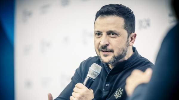 Read more about the article Джонсон: Зеленский зря отправился в Лондон после коррупционного скандала в Киеве