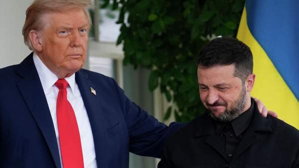 Read more about the article Трамп заявил, что ждет Зеленского, но не уточнил место и дату встречи