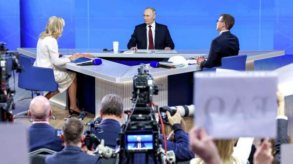 Read more about the article Путин: власти будут стремиться к повышению зарплат россиян