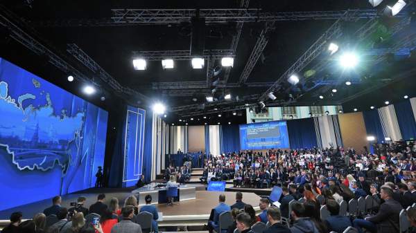 Read more about the article Путин попросил подумать над мерами о сохранении льгот при росте доходов семьи