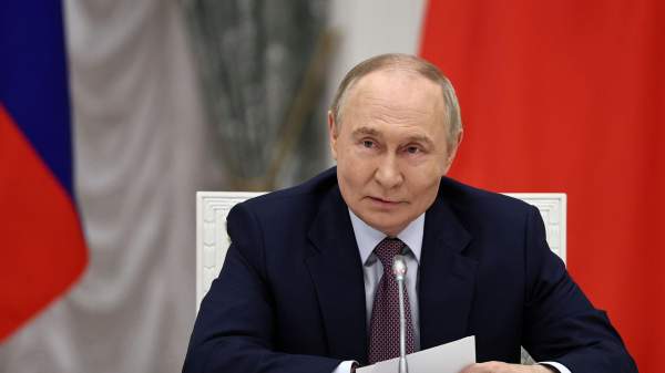 Read more about the article Путин наградил Героев России, участвовавших в операции по освобождению Северска