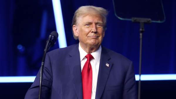 Read more about the article Трамп выразил надежду, что урегулирование на Украине “уже на подходе”