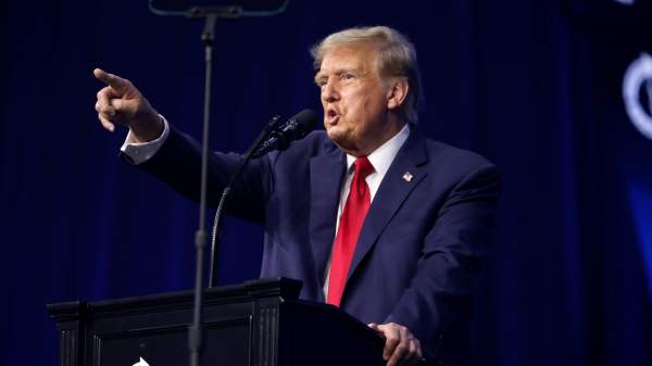 Read more about the article Трамп: НАТО должна помочь США получить Гренландию