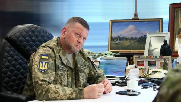 Read more about the article Залужный: Зеленский несет вину за провал контрнаступления ВСУ в 2023 году