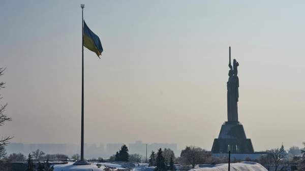 Read more about the article Telegraph: ЕС может спровоцировать США на отказ от помощи Украине