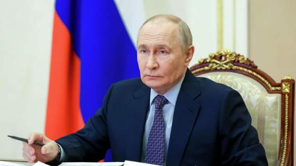 Read more about the article Путин провел телефонный разговор с премьером Армении Пашиняном