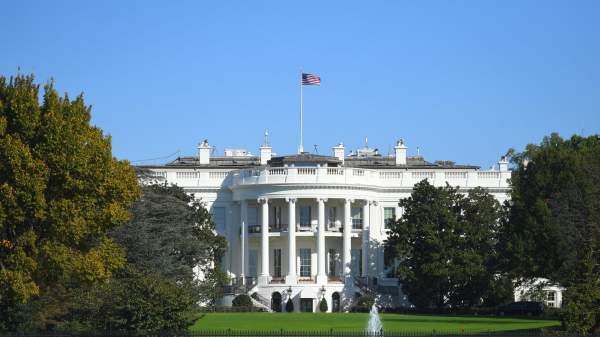 Read more about the article Daily Beast: пресс-секретарь Трампа анонсировала выстрелы перед ЧП на ужине в Вашингтоне