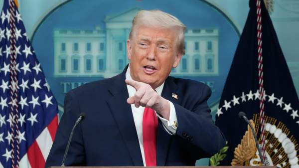 Read more about the article Трамп заявил, что второй пилот сбитого в Иране F-15E находится в безопасности