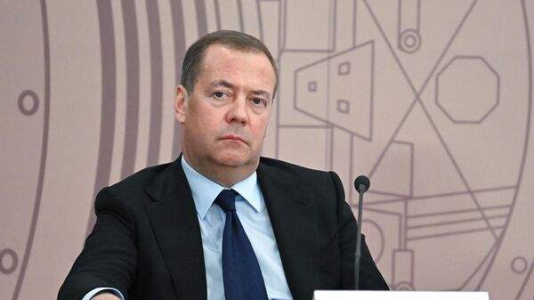 Read more about the article Медведев: единое пособие в России получают уже девять миллионов семей