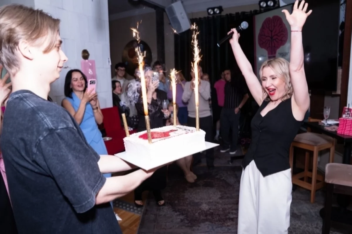 Read more about the article «Отмечаю жизнь!». Как женщина с раком мозга борется с болезнью 8 лет