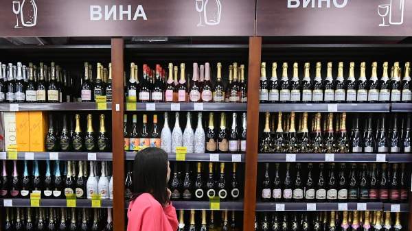 Read more about the article Запрет на розничную продажу алкоголя будет действовать 27 июня более чем в 40 регионах